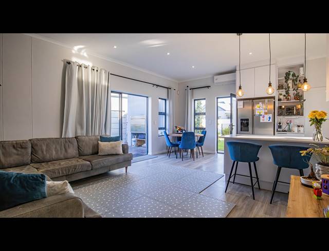 3 BEDROOM HOUSE FOR SALE IN BURGUNDY ESTATE